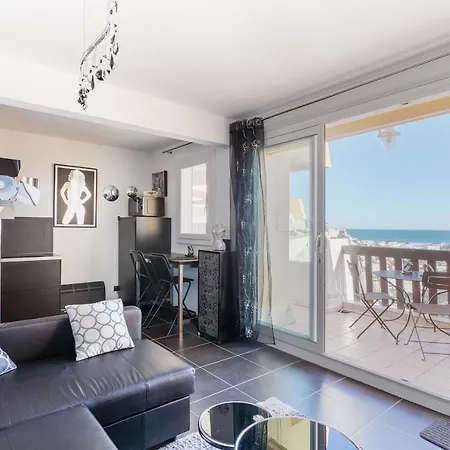 Sea View Naturiste 아파트 아그